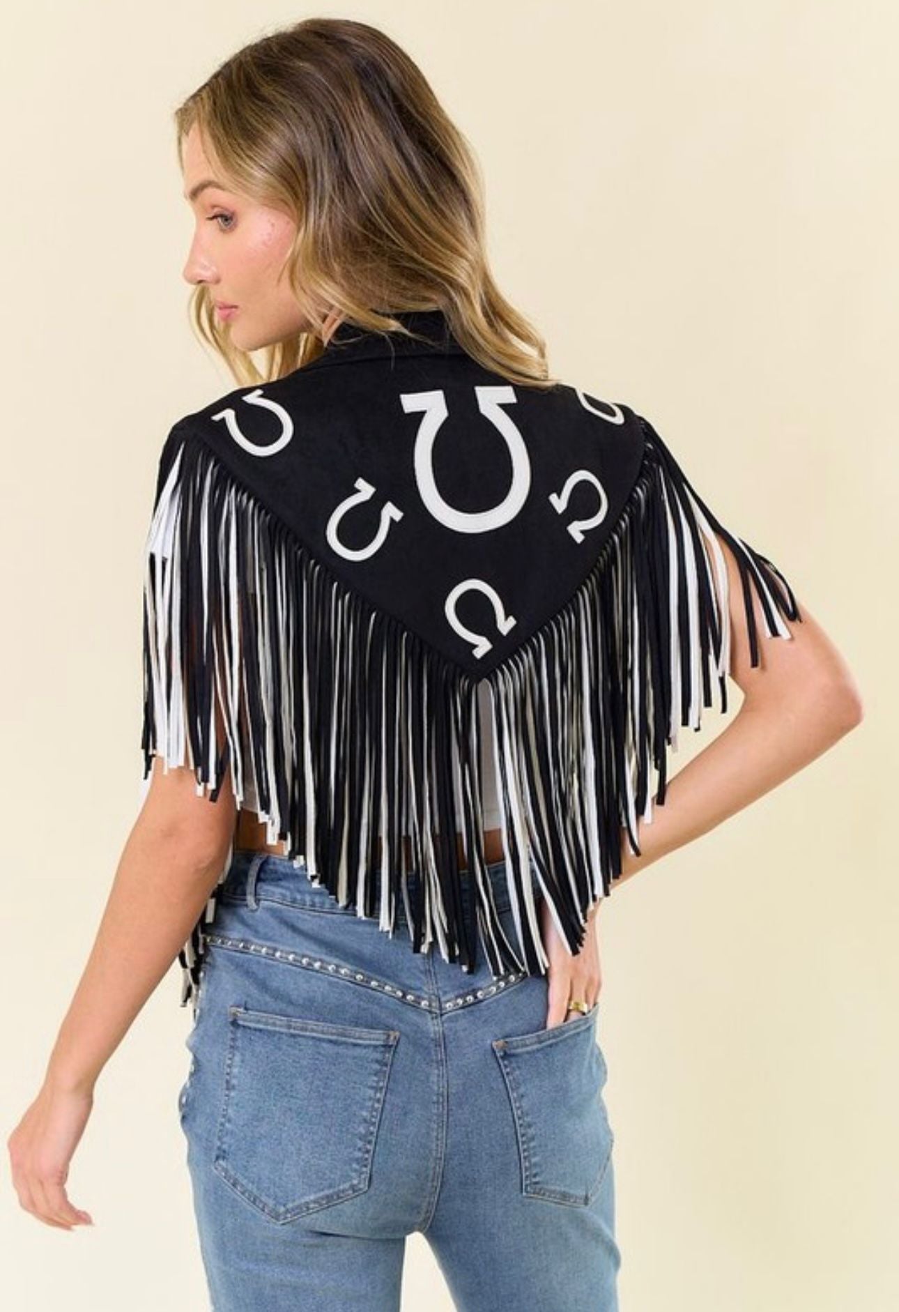 HORSESHOE TWO TONE FRINGE SHRUG