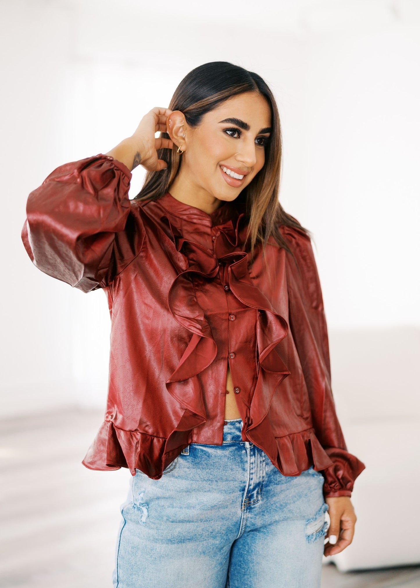 LONG SLEEVE RUFFLE TOP