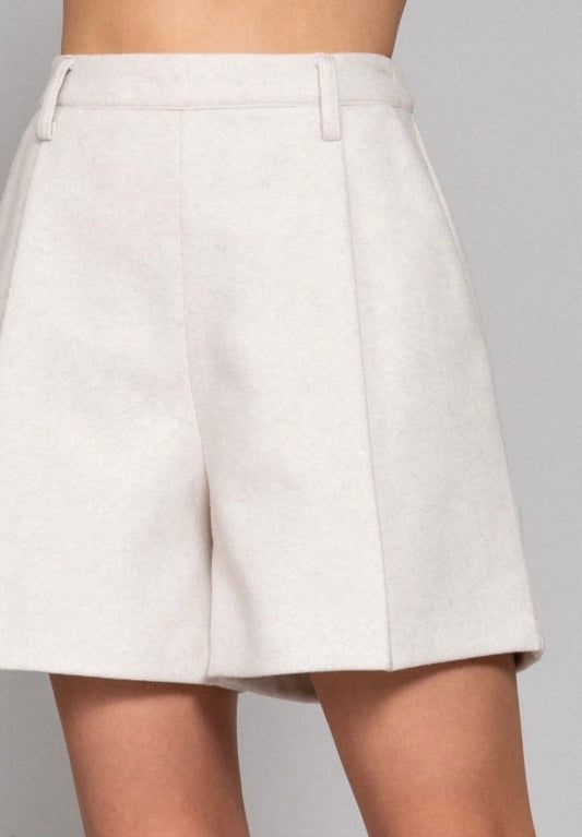 PLEATED SOFT SHORT