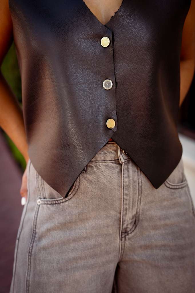 BLACK LEATHER VEST
